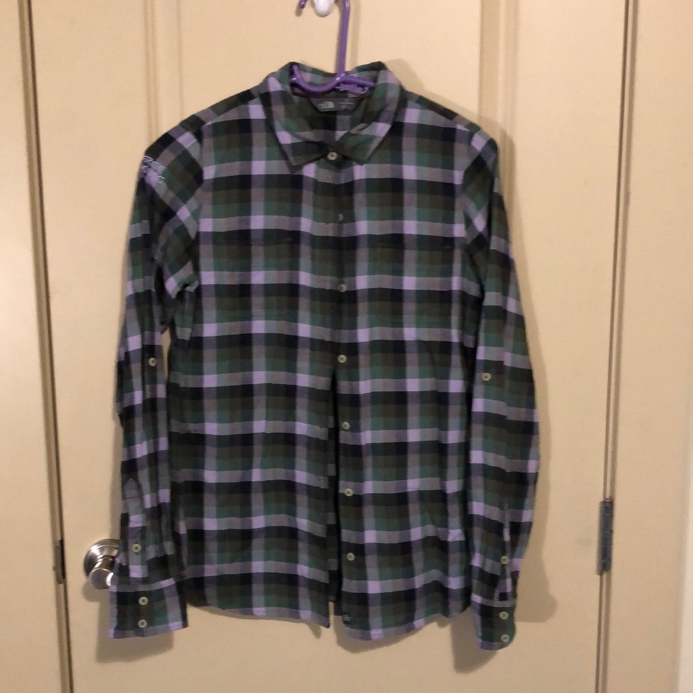 The north face women’s small flannel shirt